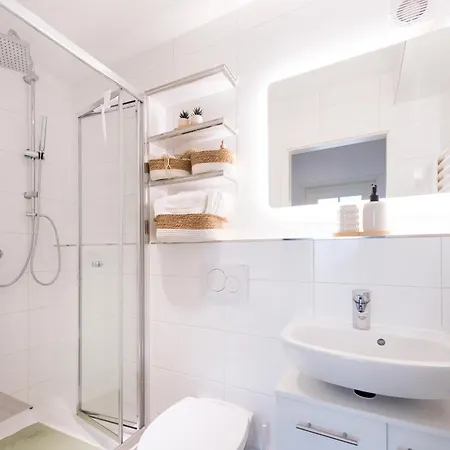 Modernes Fusslaeufig Zum Schlosspark Nymphenburg Mit Guten Verkehrsanbindungen Ideal Fuer Business City-trips Und Events Apartmán *