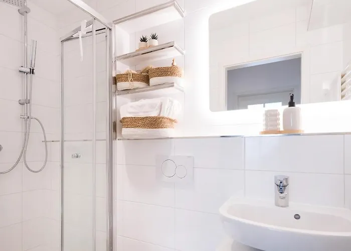 Modernes Fusslaeufig Zum Schlosspark Nymphenburg Mit Guten Verkehrsanbindungen Ideal Fuer Business City-trips Und Events Apartmán *