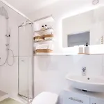 Modernes Bei Schlosspark Nymphenburg, Verkehrsanbindungen, Free Parking, Perfekt Fuer Business- City-trips Und Events Апартаменты *
